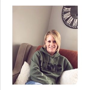 Meet your Posher, Andrea